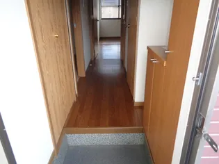 アネスト【2階】の玄関