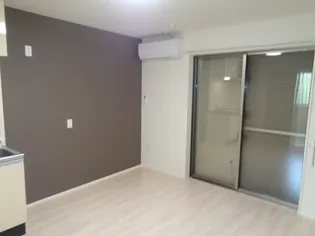 トロン【1階】の居間