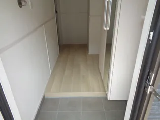 ライン メゾン Ⅱ【1階】の玄関