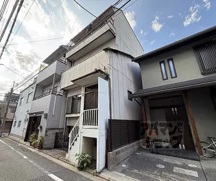 京都府京都市下京区松本町綾小路通猪熊東入【一戸建】の外観