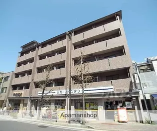 エレガント鴨川【4階】の外観