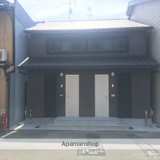 京都府京都市北区出雲路松ノ下町【タウンハウス】の外観