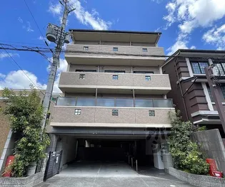 ラフィーネ御所西【102号室】の外観