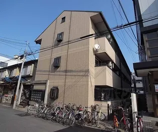 フォーブル深草【105号室】の外観