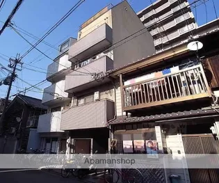 ラトゥール西院【3階】の外観