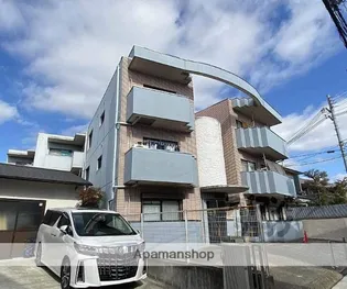 ロイヤルむらかみ【3階】の外観