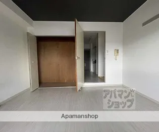 ウエストグランアベニュー六角【405号室】の居間