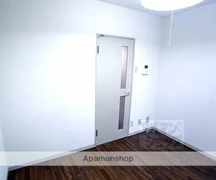 シャンポール御所南【303号室】の内装