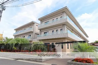 ルーミネスガーデン【2階】の外観