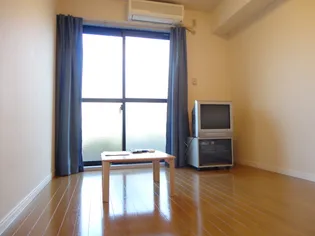 レオパレス教興寺【1階】の居間