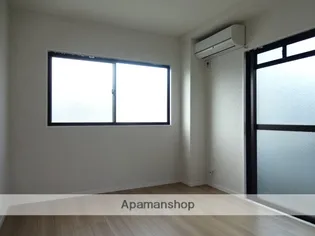 プラムコート(PLUM COURT)【201号室】の居間