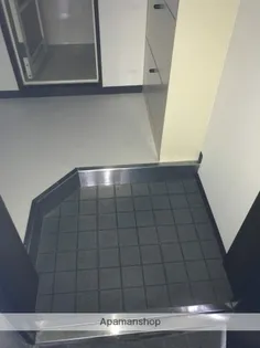 シャルマンフジ西宮参番館【1階】の玄関