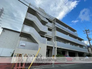 ドゥミール西山本【1階】の外観