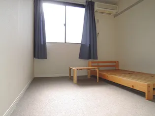 レオパレス蘭【1階】の居間