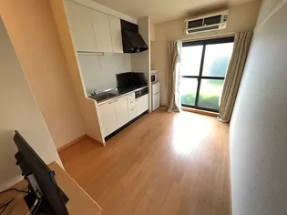 レオパレスそれいゆ北本町【1階】の居間