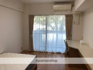 ビエラコート高槻【3階】の居間