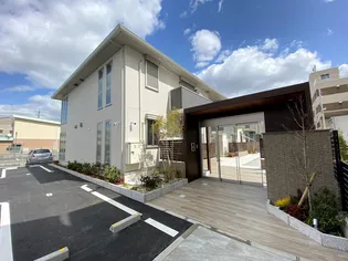 ラリュール【2階】の外観