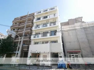 バルビゾン新大阪【3階】の外観