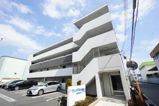カーサクレインフィールド【1階】の外観