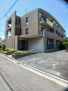 ミッテル・ハウス【1階】の外観