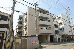 ユンヌホワイエの画像