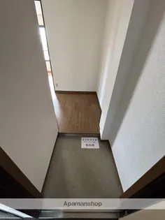 スターハウス【3階】の玄関