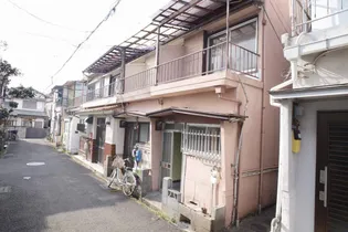 大阪府四條畷市楠公2丁目【テラスハウス】の外観