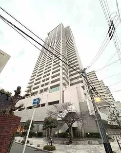 ジーニス大阪【13階】の外観