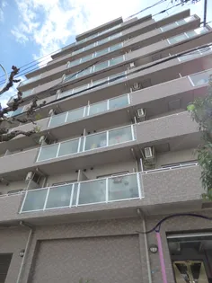 ADORER【2階】の外観