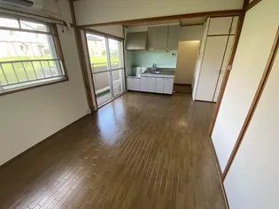 ルミエール楠葉【2階】の居間