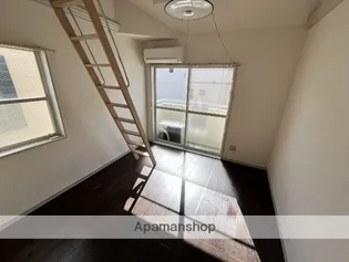 ウッドリバー第三【2階】の居間