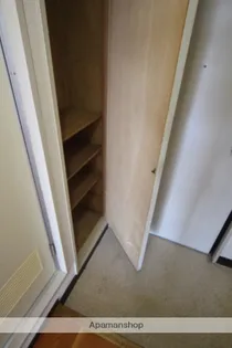 カームヒル箕面【4階】の玄関