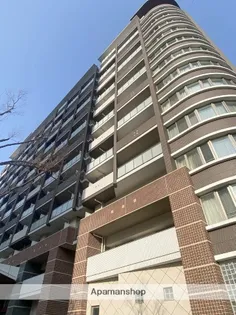 ロイヤルパークス桃坂【14階】の外観