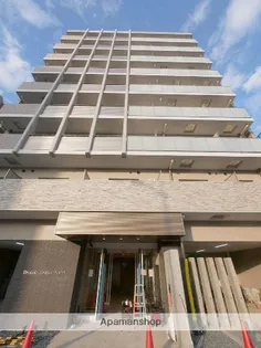 セオリー大阪フルール【4階】の外観