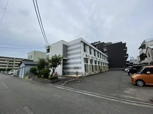 レオパレスQUATRE SAISONS【2階】の外観