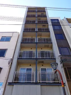 アパートメント谷町【5階】の外観