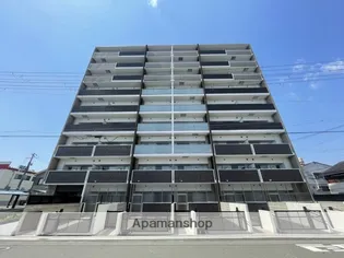 KAUNIS LATVA (カウニス ラトヴァ)【2階】の外観