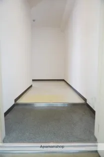 アイシス服部【3階】の玄関