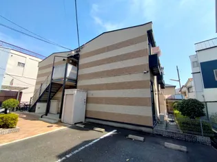 レオパレスウグイス【2階】の外観