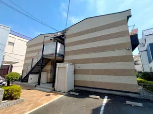 レオパレスウグイス【2階】の外観