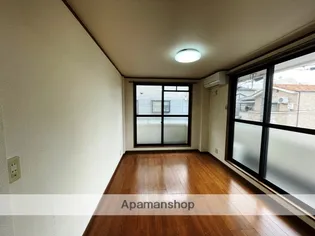 ビクトワール・シェル【2階】の居間