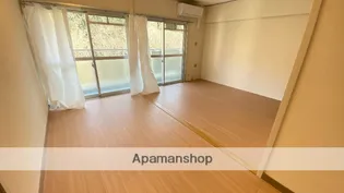 花山東17号棟【4階】の居間