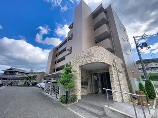 アルヴェアーレ【3階】の外観