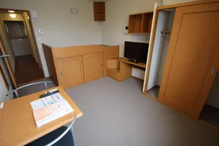 レオパレス六甲北【112号室】の居間