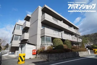 ジュネス東生駒【106号室】の外観