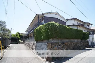 高雅苑【2階】の外観