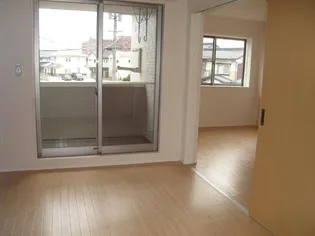 サニーポート エル【1階】の居間