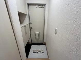 ル・アーブル A棟【1階】の玄関