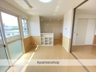 ハイライズ【302号室】の居間