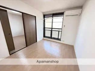 ドゥファミーユ【2階】の内装